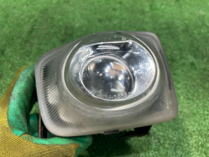 右フォグランプ Koito 114-20580 R SUBARU LEGACY OEM 84501AE020 BE5 2000