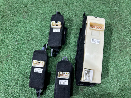 パワーウィンドウ制御ユニット SUBARU OUTBACK OEM 83071AG010 83071AG040 BPE 2004 EZ30 AT