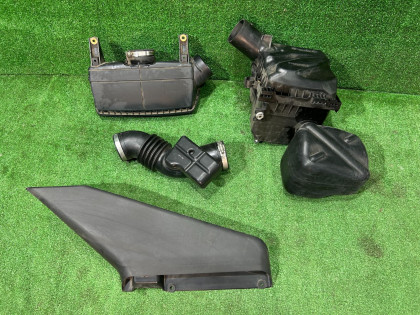 エアクリーナーボックス Свап SUBARU OUTBACK OEM 46043AG020 46052AG050 14435AA100 14457AA380 BPE 2004 EZ30 AT