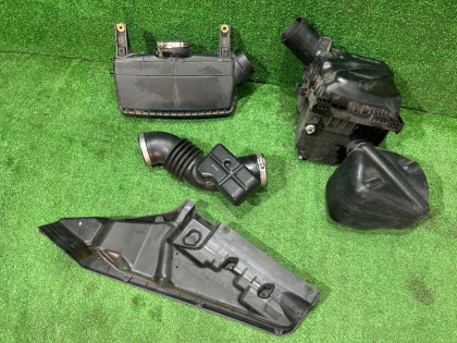 エアクリーナーボックス Свап SUBARU OUTBACK OEM 46043AG020 46052AG050 14435AA100 14457AA380 BPE 2004 EZ30 AT