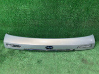 Friso da porta da bagageira SUBARU OUTBACK OEM 84261AG050GA BPE 2004 GOLD 39J