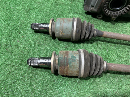Diferencial с приводами G/R=3.272 SUBARU OUTBACK OEM 38300AC210 38104AA200 BPE 2004 EZ30 AT