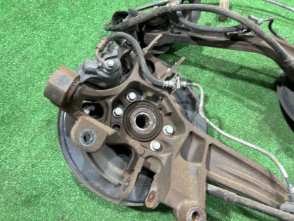Rear hubs SUBARU OUTBACK OEM 28473AG000 26700AG000 26692AG020 26692AG030 BPE 2004 EZ30 AT