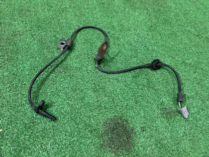เซ็นเซอร์ ABS หน้าขวา 27540AG100 SUBARU EXIGA