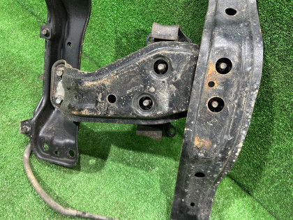 Travessa da caixa manual SUBARU LEGACY OEM 41021AC170 41022AA180 BG5 1997 EJ20R MT5