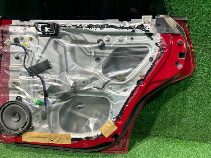 Porta traseira direita SUBARU LEGACY OEM 61400AC300 BG5 1997 RED