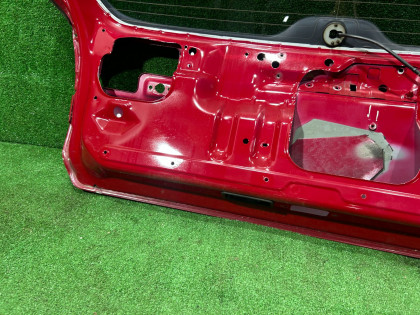Дверь пятая SUBARU LEGACY OEM 61700AC000 BG5 1997 RED