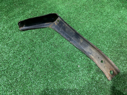 Soporte derecho del parachoques delantero SUBARU LEGACY OEM 57714AC040 BG5 1997 RED