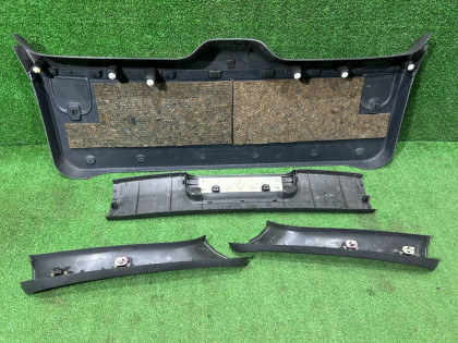 バックドアトリム SUBARU LEGACY OEM 94047AC110MU 94047AC000MU BG5 1997 RED