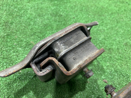 发动机支座 SUBARU LEGACY OEM 41022AC011 41022AC001 BG5 1997 EJ20R MT5