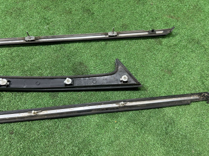 左サイドウインドウモール SUBARU LEGACY OEM 91012AC010 91011AC090 91011AC110 BG5 1997 RED