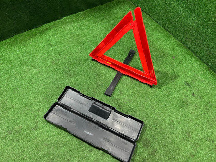 Warning triangle 12345AA010 SUBARU LEGACY