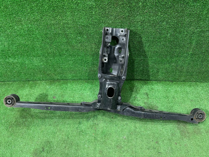 Soporte del diferencial SUBARU FORESTER OEM 41310SA001 SG5 2007 EJ205 AT