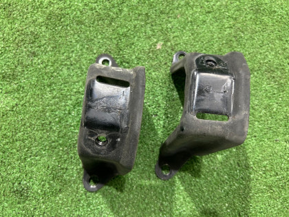 Rear stabilizer bar bracket SUBARU FORESTER OEM 20520AC000 20520AC010 SG5 2007 BLACK 32J