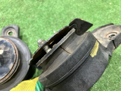 エンジンマウント SUBARU FORESTER OEM 41022SA010 41022AE011 SG5 2007 EJ205 AT