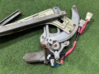 Right front window regulator SUBARU FORESTER OEM 61222SA001 SG5 2007