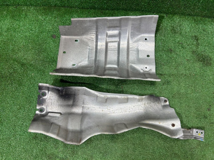 แผ่นกันความร้อนท่อไอเสีย SUBARU FORESTER OEM 59024FE020 SG5 2006 EJ205 AT