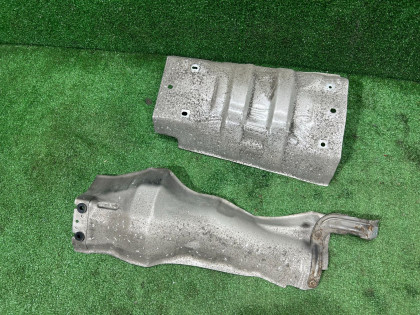แผ่นกันความร้อนท่อไอเสีย SUBARU FORESTER OEM 59024FE020 SG5 2006 EJ205 AT