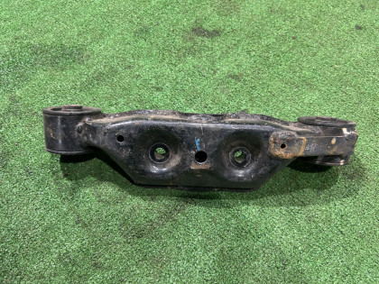 Apoio do diferencial 41310AE020 SUBARU LEGACY
