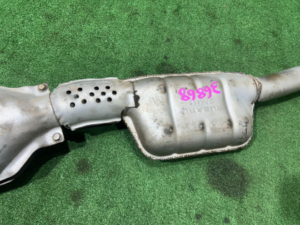 中間マフラー Катализатор SUBARU LEGACY OEM 44200AE021 BE5 2000 EJ206 AT