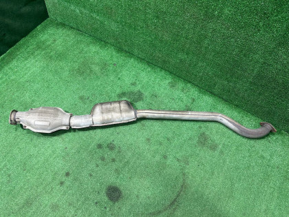 中間マフラー Катализатор SUBARU LEGACY OEM 44200AE021 BE5 2000 EJ206 AT