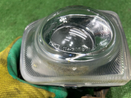 Farol de nevoeiro direito 114-20580 R SUBARU LEGACY OEM 84501AE020 BE5 2000