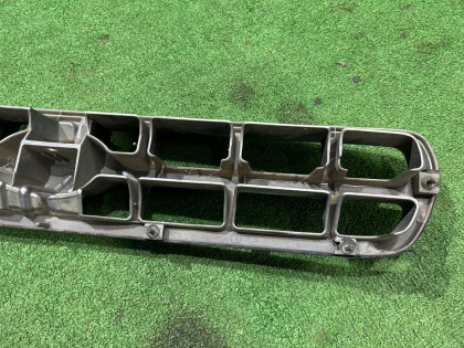 Radiator grille SUBARU LEGACY LANCASTER OEM 91121AE160 BH9 2000 ARCTIC SILVER M/ GREY 9G9 9G9