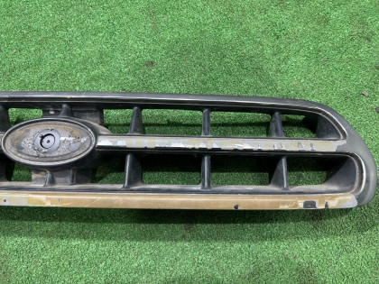 Radiator grille SUBARU LEGACY LANCASTER OEM 91121AE160 BH9 2000 ARCTIC SILVER M/ GREY 9G9 9G9