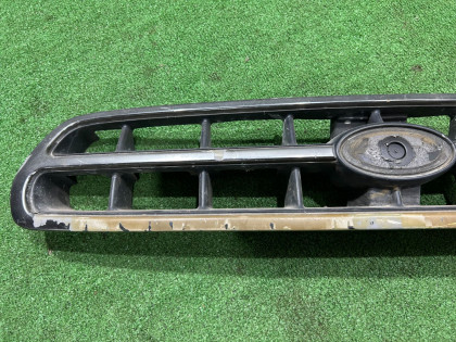 Radiator grille SUBARU LEGACY LANCASTER OEM 91121AE160 BH9 2000 ARCTIC SILVER M/ GREY 9G9 9G9
