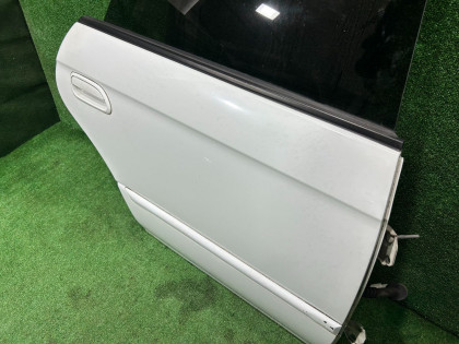 ประตูหลังขวา SUBARU LEGACY OEM 60400AE400 BE5 2000 WHITE 51E