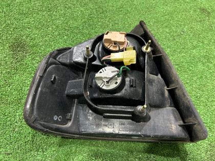 Piloto trasero derecho SUBARU LEGACY OEM 84201AE04A BE5 2000