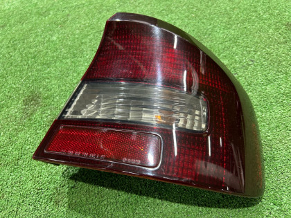 Piloto trasero derecho SUBARU LEGACY OEM 84201AE04A BE5 2000