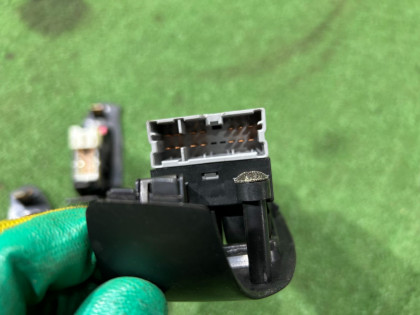 车窗控制模块 черный SUBARU LEGACY OEM 83071AE060, 83071AE040 BE5 2000 EJ206 AT