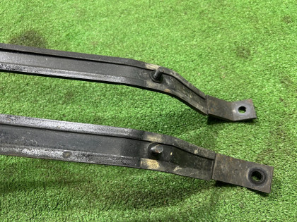 Correas del depósito de combustible SUBARU LEGACY OEM 42017AE010  42017AE000 BE5 2000 EJ206 AT