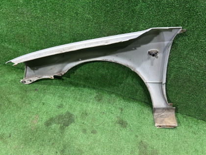 Guarda-lamas dianteiro direito SUBARU LEGACY OEM 57120AE001 BE5 2000 WHITE 51E