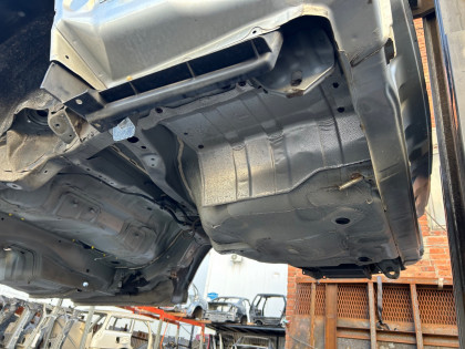 Sección trasera de la carrocería Rear Cut SUBARU LEGACY LANCASTER OEM 51410AE160 51410AE170 52122AE100 BHE 2001 SILVER/GREY 1U2