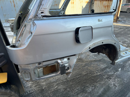 Sección trasera de la carrocería Rear Cut SUBARU LEGACY LANCASTER OEM 51410AE160 51410AE170 52122AE100 BHE 2001 SILVER/GREY 1U2