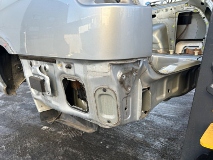 Sección trasera de la carrocería Rear Cut SUBARU LEGACY LANCASTER OEM 51410AE160 51410AE170 52122AE100 BHE 2001 SILVER/GREY 1U2