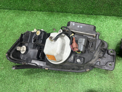 Faróis SUBARU LEGACY OEM 84001AE281 84001AE291 BE5 2000