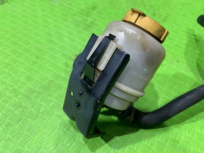 Depósito de dirección asistida SUBARU LEGACY OEM 34630AE000 BE5 BH5 2000 EJ206 AT