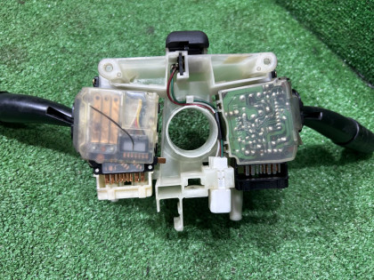 Steering column switch assembly SUBARU LEGACY OEM 83111AE010 BHE BH9 BH5 BE5 BE9 BEE 2000 EJ206 AT
