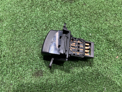 Interruptor de luces de emergencia SUBARU LEGACY OEM 83037AE000 BE5 2000 EJ206 AT