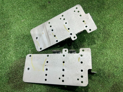 Suporte do auto-rádio SUBARU LEGACY OEM 66201AE000 BE5 2000