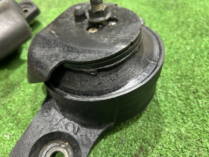 Engine mounts SUBARU LEGACY OEM 41022AE000, 41022AE010 BE5 BH5 2000 EJ206 AT