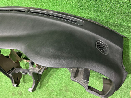 ダッシュボード черная SUBARU LEGACY OEM 66045AE000ML BE5 2000 WHITE 51E