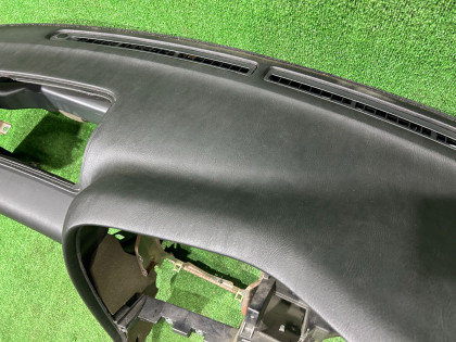 ダッシュボード черная SUBARU LEGACY OEM 66045AE000ML BE5 2000 WHITE 51E