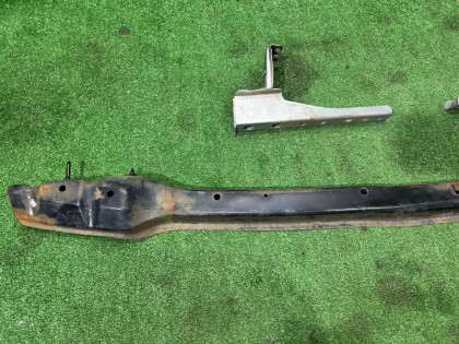 Refuerzo del parachoques trasero SUBARU LEGACY OEM 57711AE030 57714AE030 BEE BE9 BE5 2002 SILVER 01G