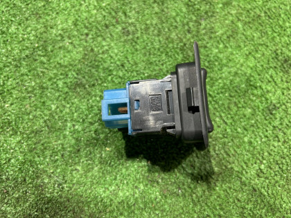 Seat heater switches SUBARU LEGACY OEM 83245AE020, 83245AE030 BEE BHE BE5 BE9 BH5 BH9 2002 EZ30 AT
