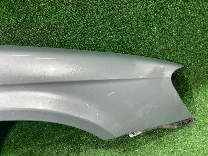 Guarda-lamas dianteiro direito SUBARU LEGACY OEM 57120AE001 BEE BHE BE5 BE9 BH5 BH9 2002 SILVER 01G