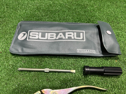 Набор инструментов SUBARU LEGACY OEM 97010AA020 BEE BE9 BE5 2002